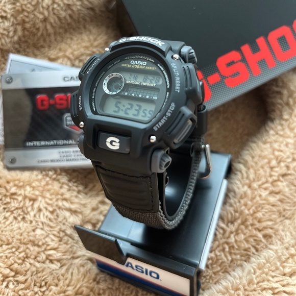 💯 Authentic Casio G-shock watch - Picture 1 of 8